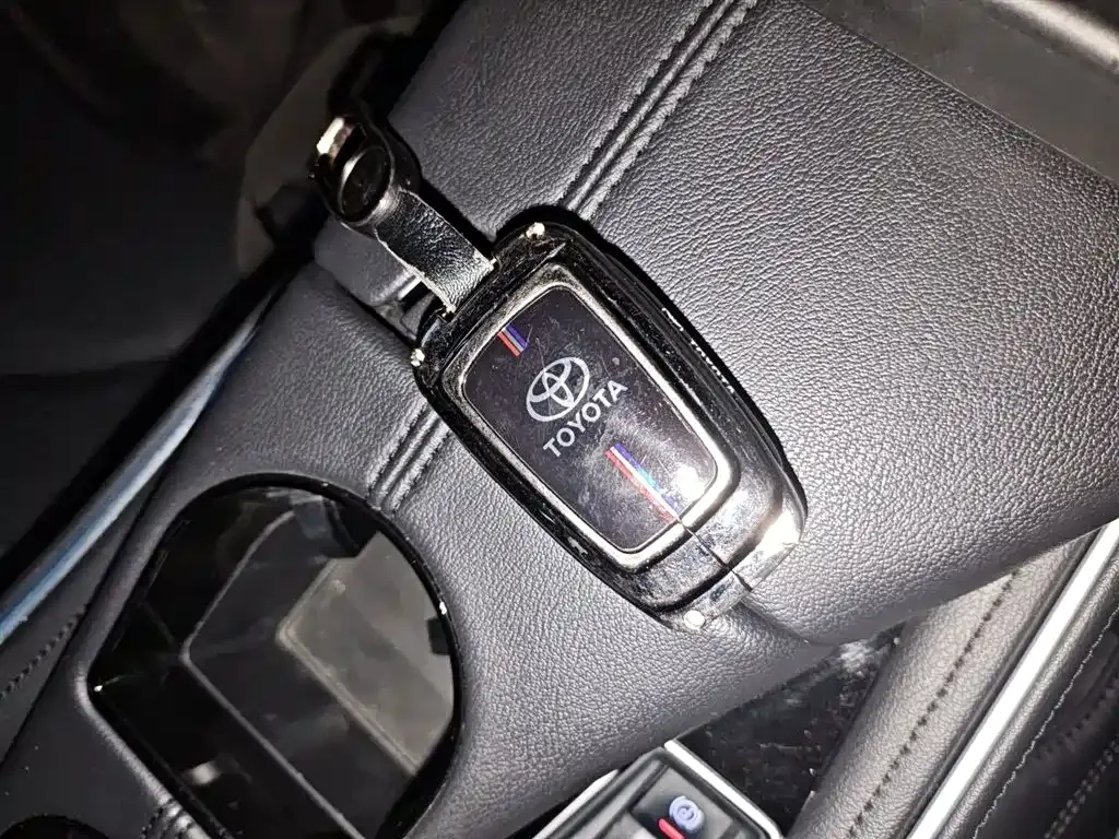 Toyota Avalon 2023 из CN, фото 9