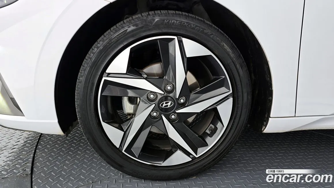 Hyundai AVANTE — фото 5