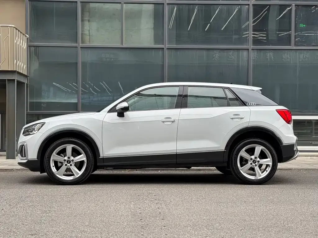 Audi Q2L 2022 из CN, фото 3