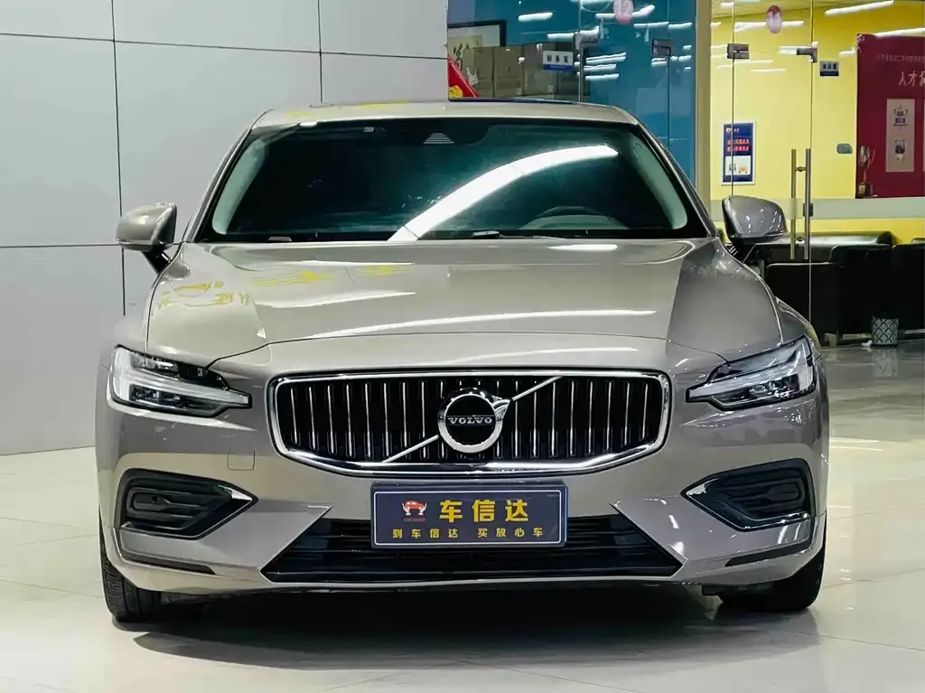 Volvo S60 2021 из CN, фото 2
