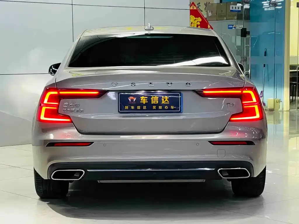 Volvo S60 2021 из CN, фото 4