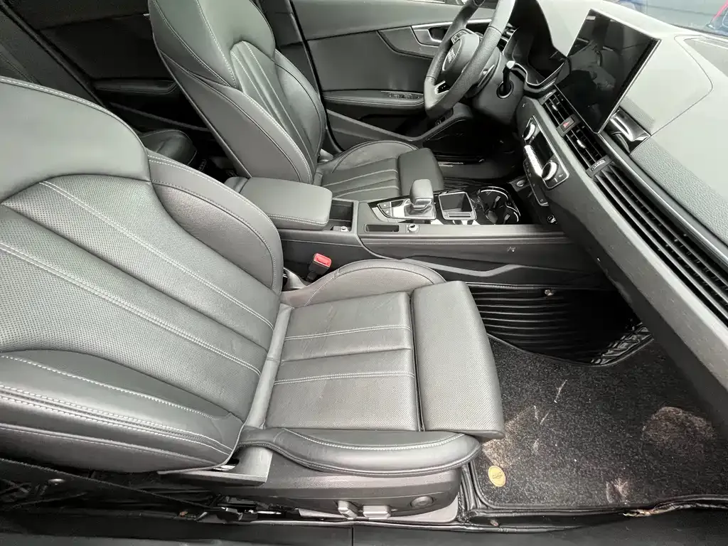 Audi A4L 2024 из CN, фото 10