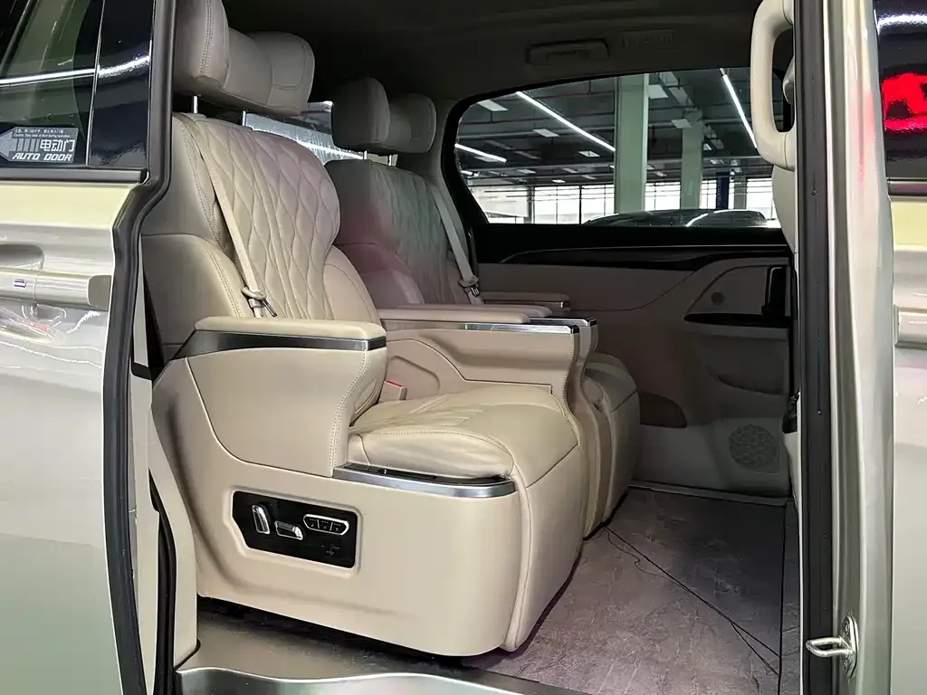 Buick GL8 2023 из CN, фото 5