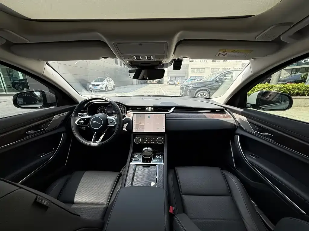 Jaguar XFL 2025 из CN, фото 8