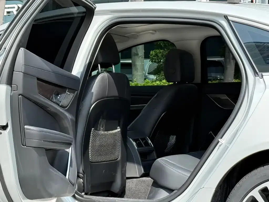 Jaguar XFL 2025 из CN, фото 9