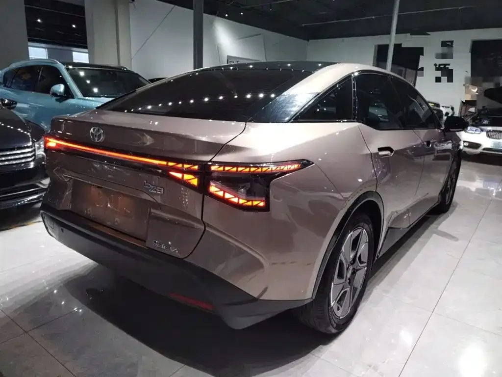 Toyota bZ3 2023 из CN, фото 7
