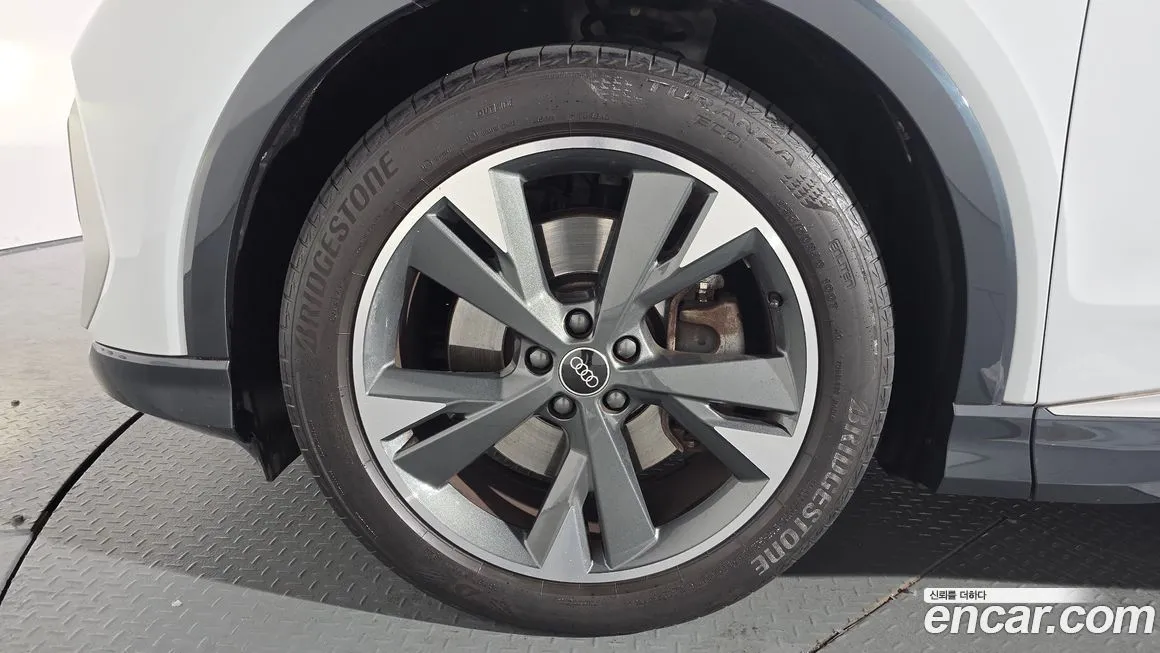Audi Q4 e-tron 2022 из KR, фото 5