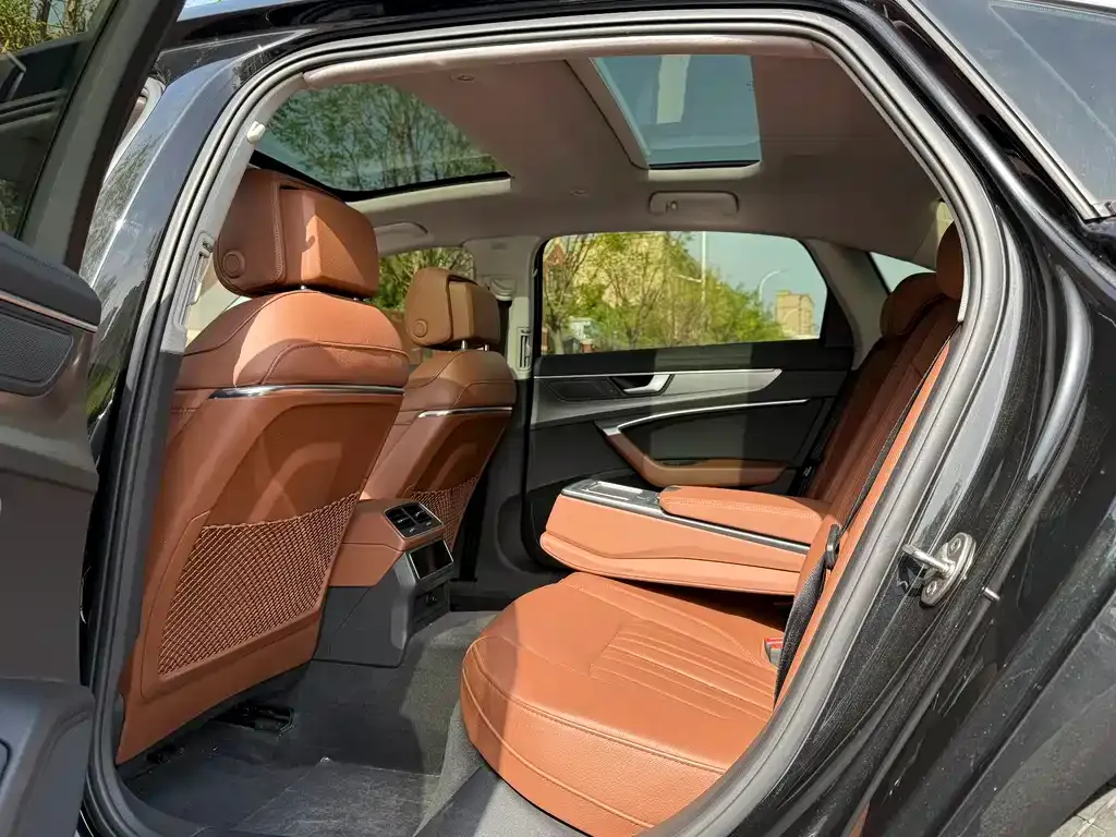 Audi A6L 2022 из CN, фото 10