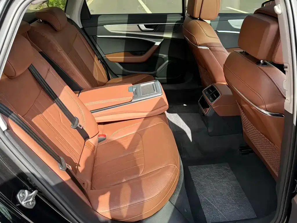 Audi A6L 2022 из CN, фото 8