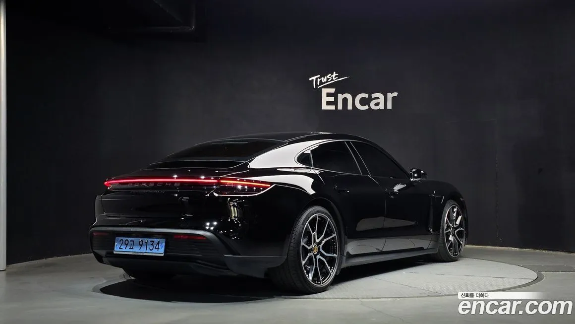 Porsche Taycan 2022 из KR, фото 2