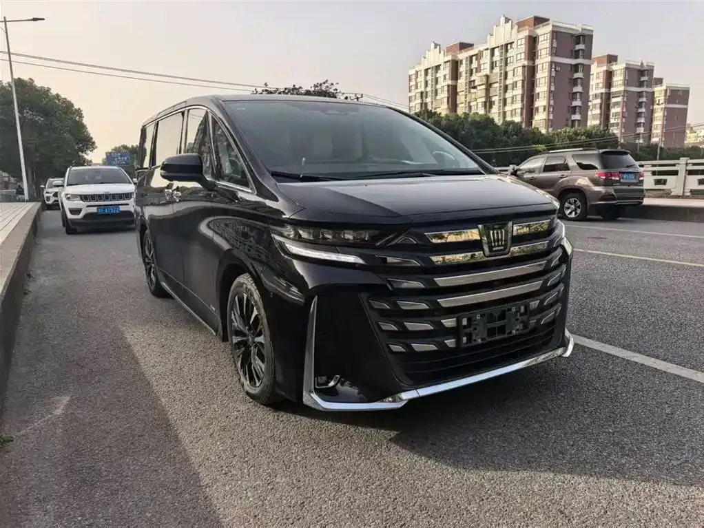 Toyota Vellfire 2024 из CN, фото 1