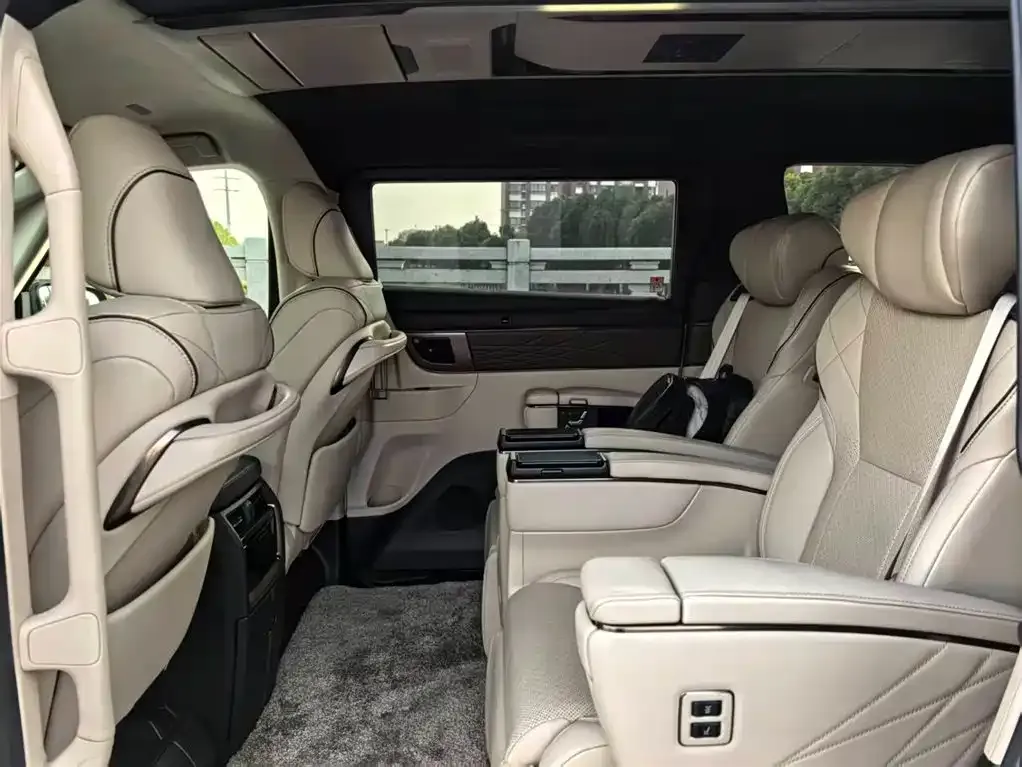 Toyota Vellfire 2024 из CN, фото 8
