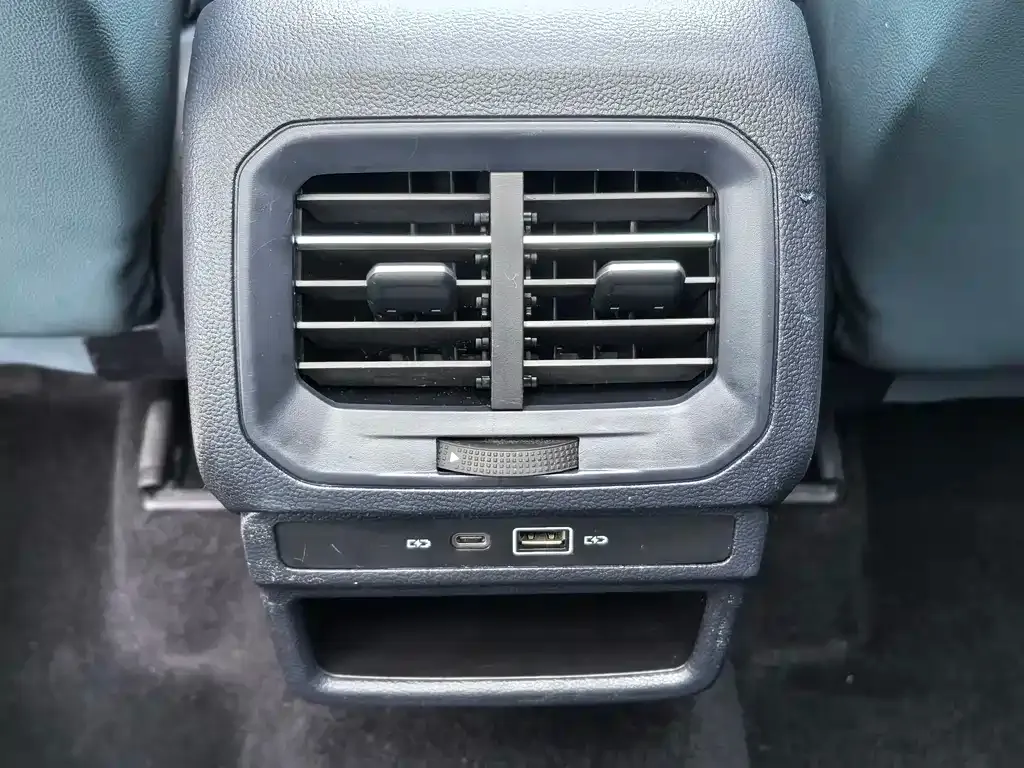 Volkswagen Tharu 2024 из CN, фото 10