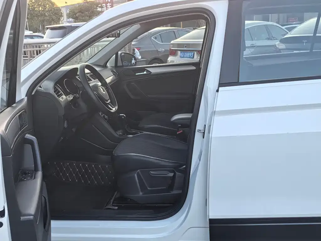 Volkswagen Tiguan L 2021 из CN, фото 5