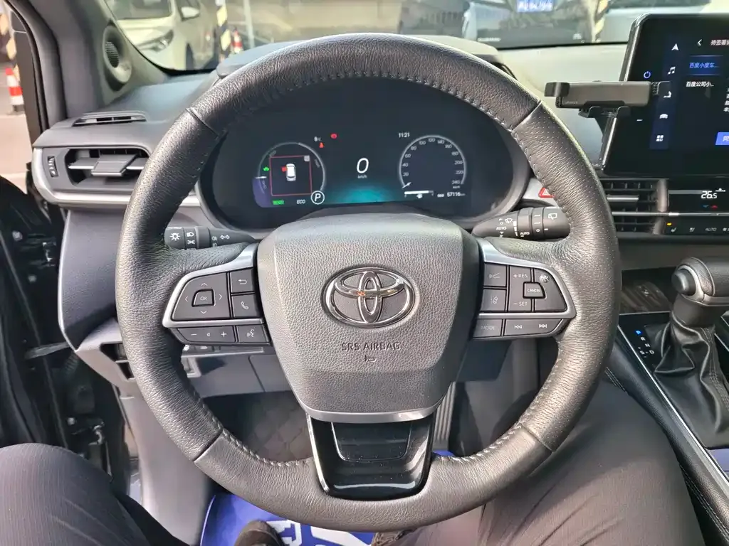 Toyota Granvia 2023 из CN, фото 9