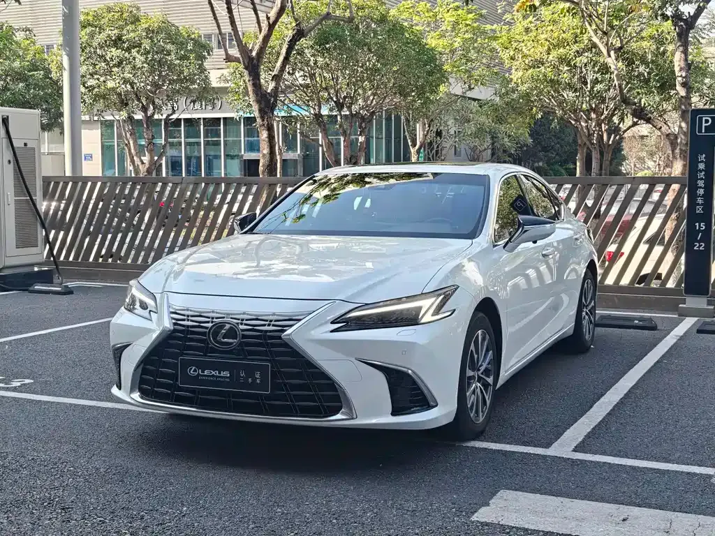 Lexus ES — фото 3