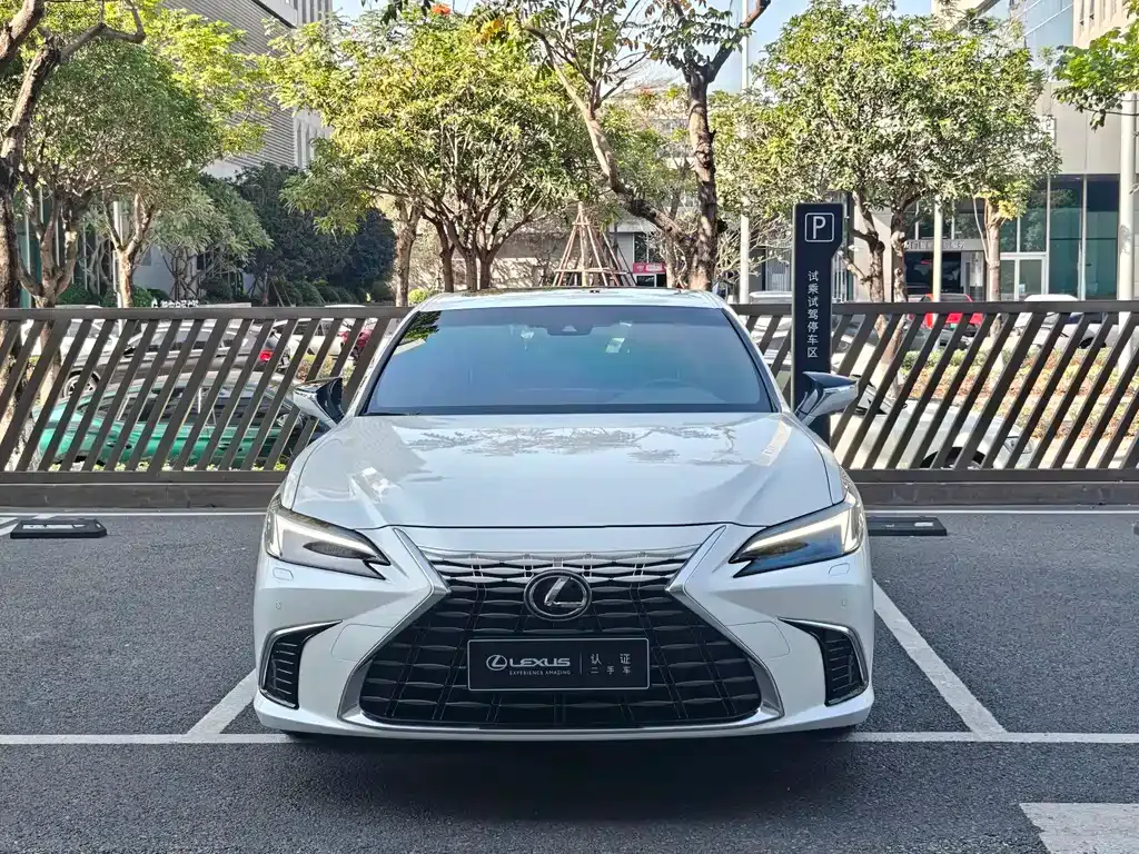 Lexus ES — фото 4