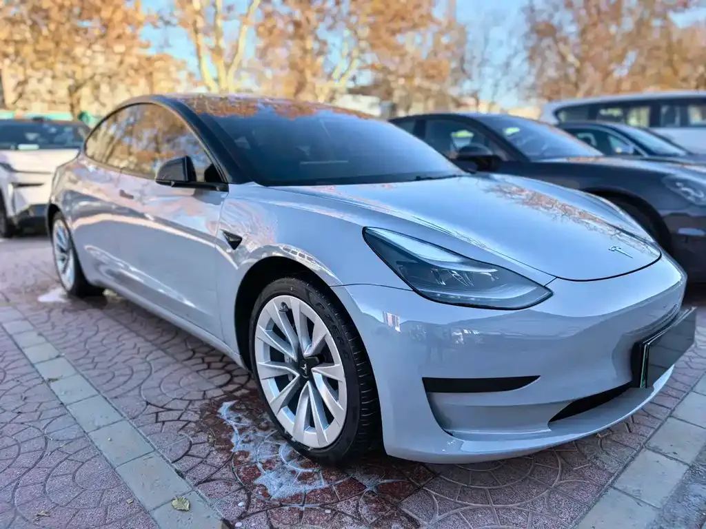 Tesla Model 3 — фото 3