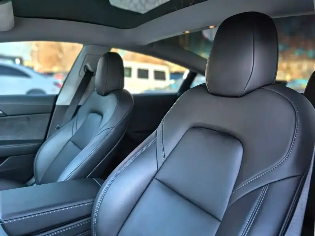 Tesla Model 3 — фото 9