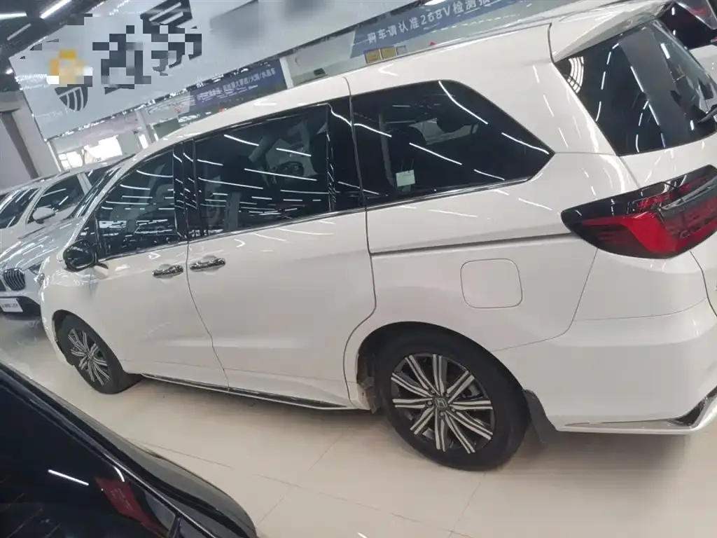 Honda Odyssey 2023 из CN, фото 5