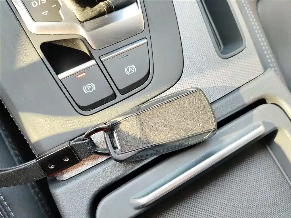 Audi Q5L 2023 из CN, фото 9
