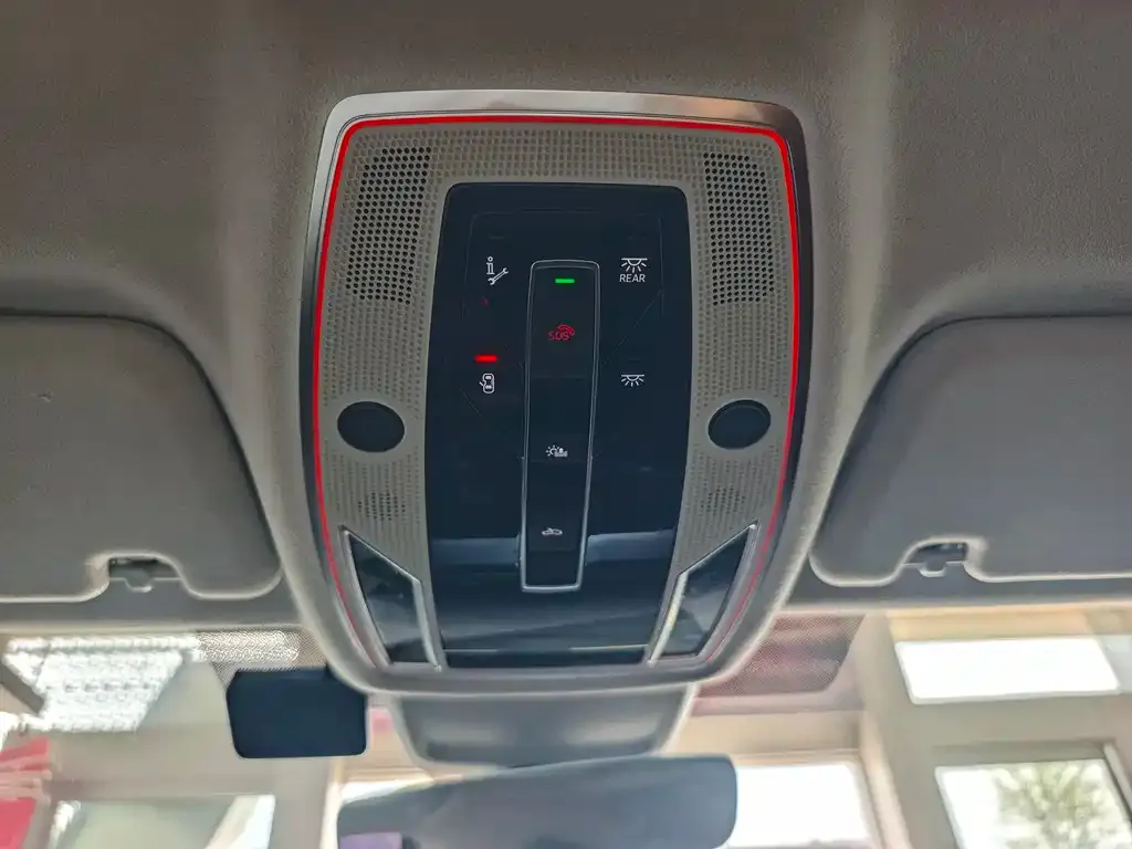 Audi A8 2023 из CN, фото 10