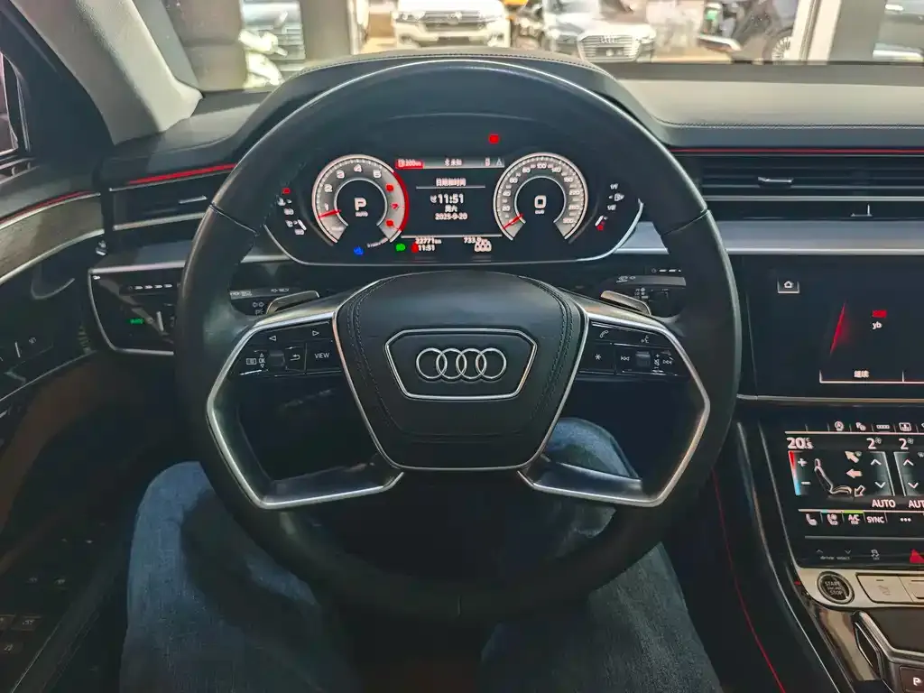 Audi A8 2023 из CN, фото 7