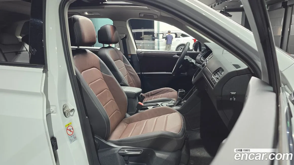 Volkswagen Tiguan — фото 10