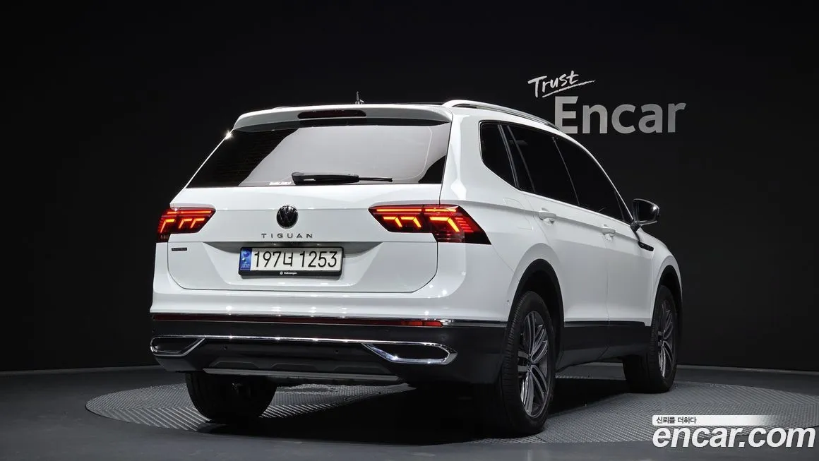 Volkswagen Tiguan — фото 2