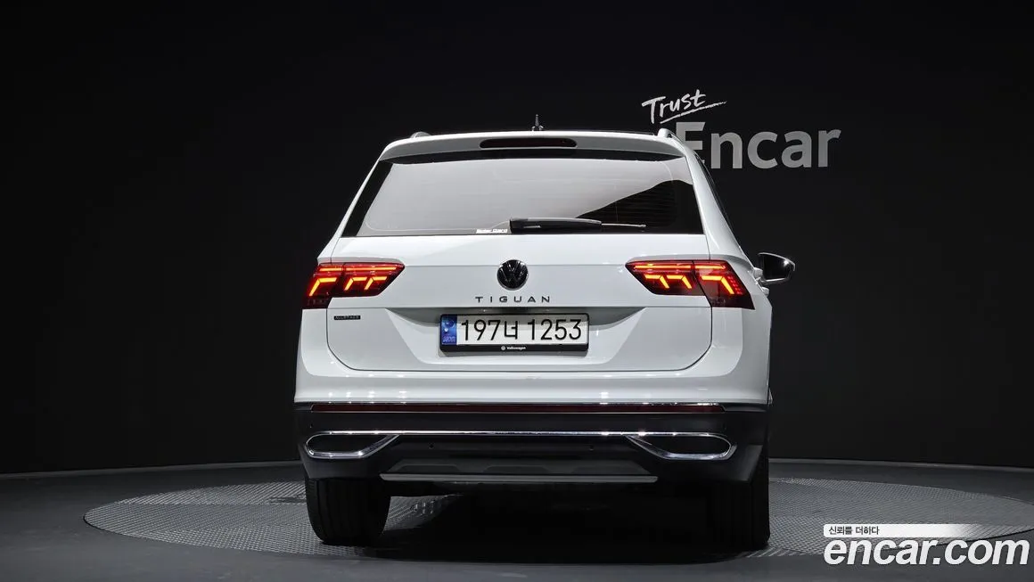 Volkswagen Tiguan — фото 4