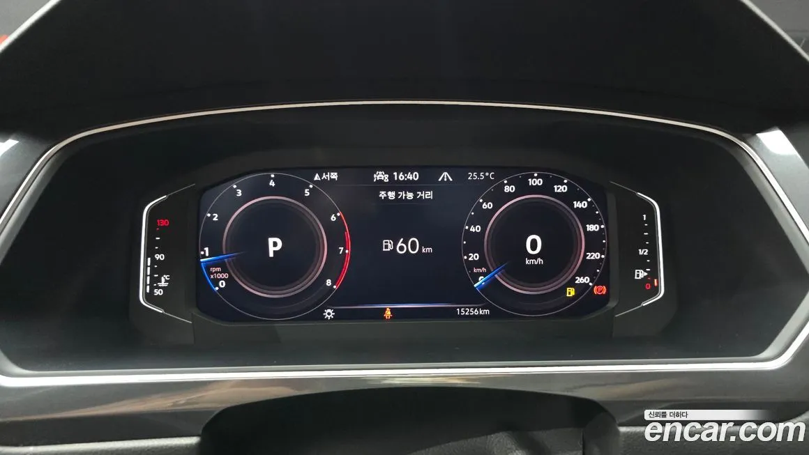 Volkswagen Tiguan — фото 8