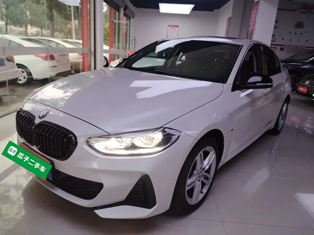 BMW 1 Series 2021 из CN, фото 1