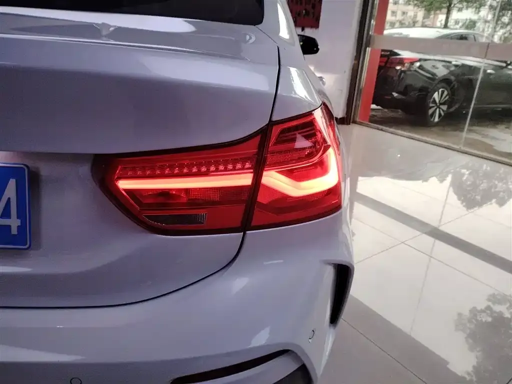 BMW 1 Series 2021 из CN, фото 8