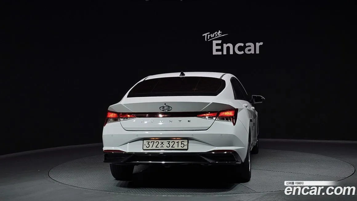 Hyundai AVANTE — фото 4