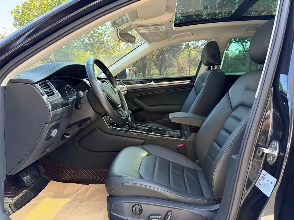 Volkswagen Phideon 2021 из CN, фото 8