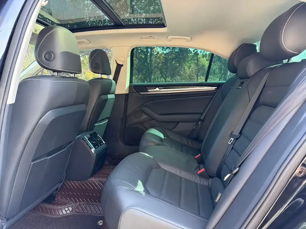Volkswagen Phideon 2021 из CN, фото 9