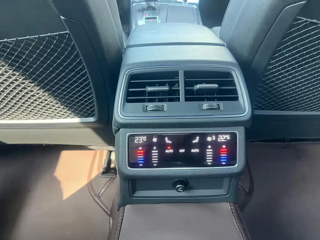 Audi A6L 2022 из CN, фото 5
