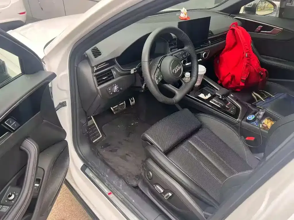 Audi A4L 2024 из CN, фото 2