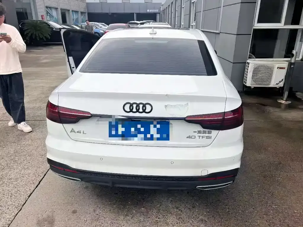 Audi A4L 2024 из CN, фото 6