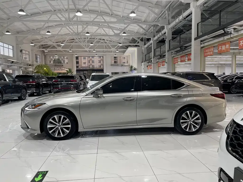 Lexus ES 2021 из CN, фото 3