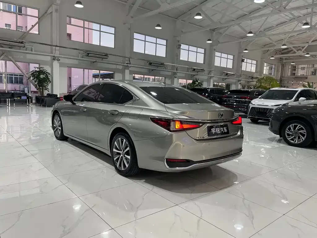 Lexus ES 2021 из CN, фото 4