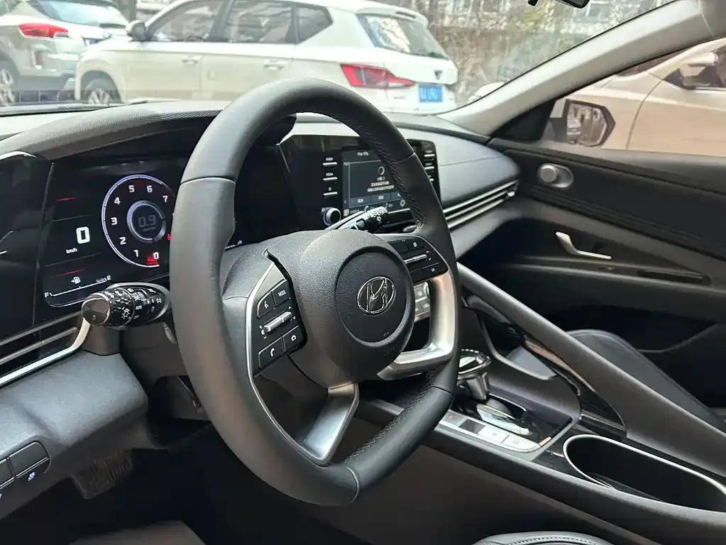Hyundai Elantra 2022 из CN, фото 7