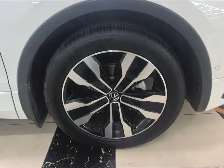 Volkswagen Tiguan L 2024 из CN, фото 6