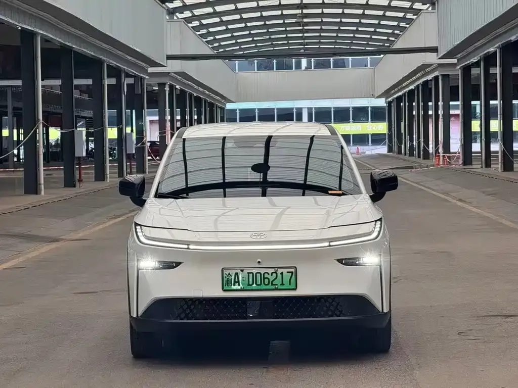 Toyota Platinum 3X 2025 из CN, фото 2