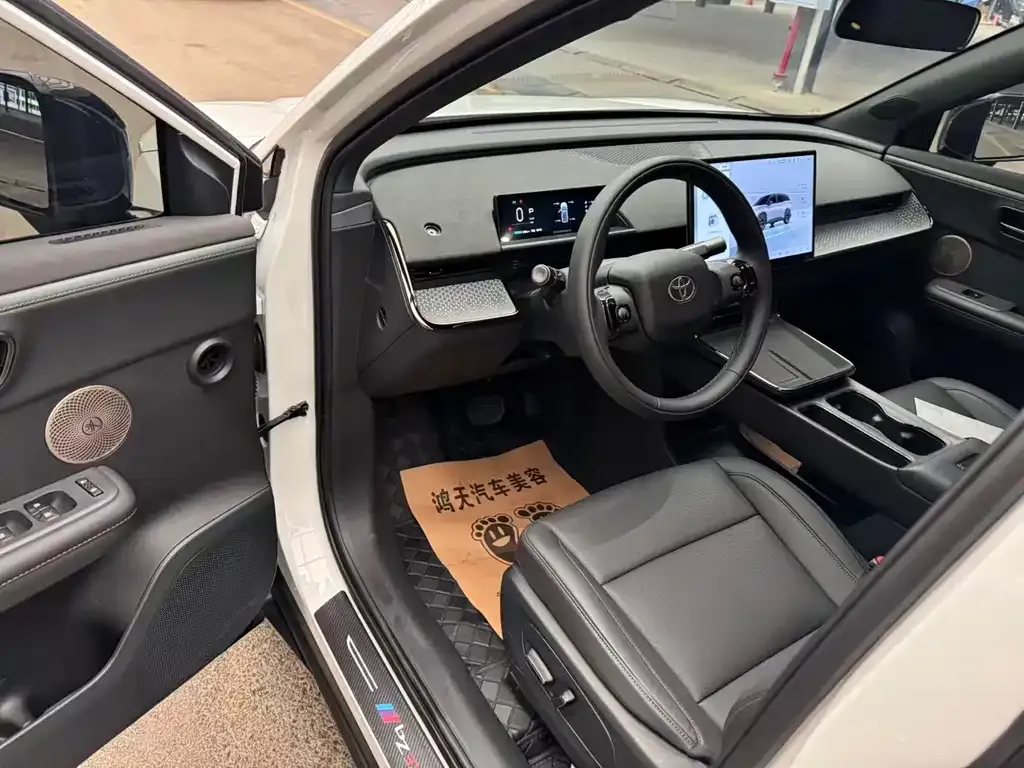 Toyota Platinum 3X 2025 из CN, фото 4