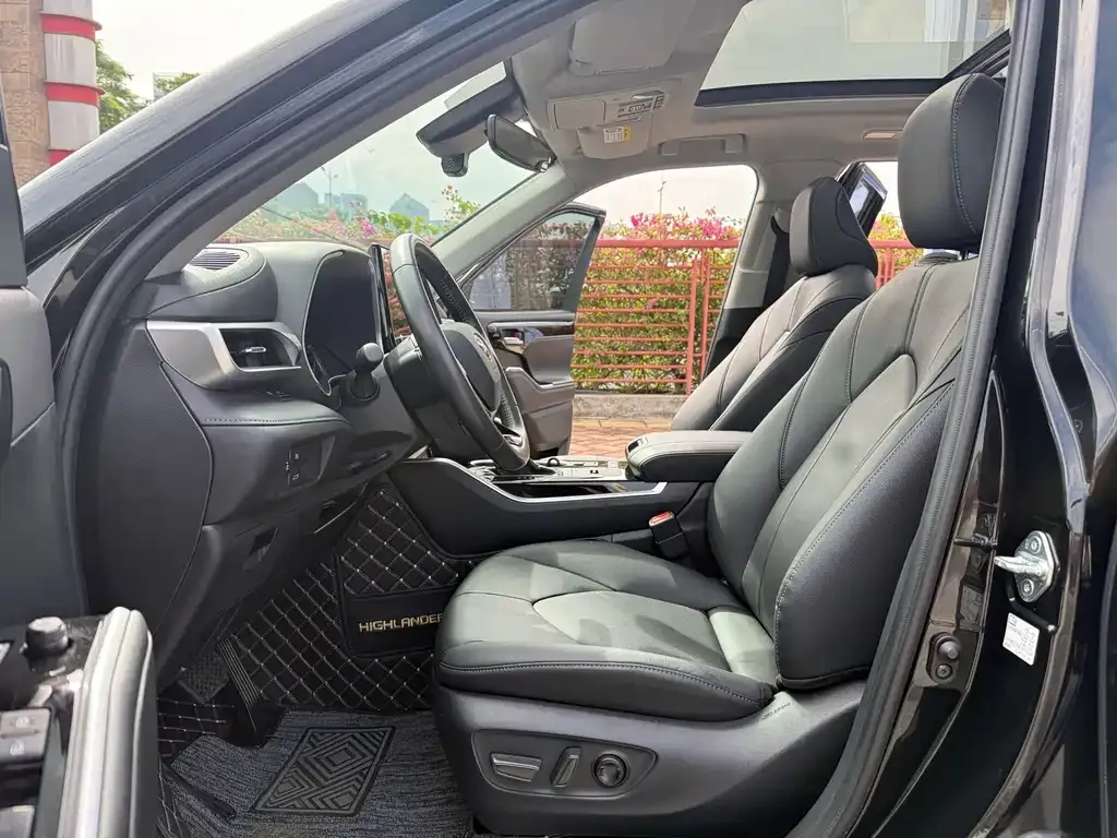 Toyota Highlander 2023 из CN, фото 7