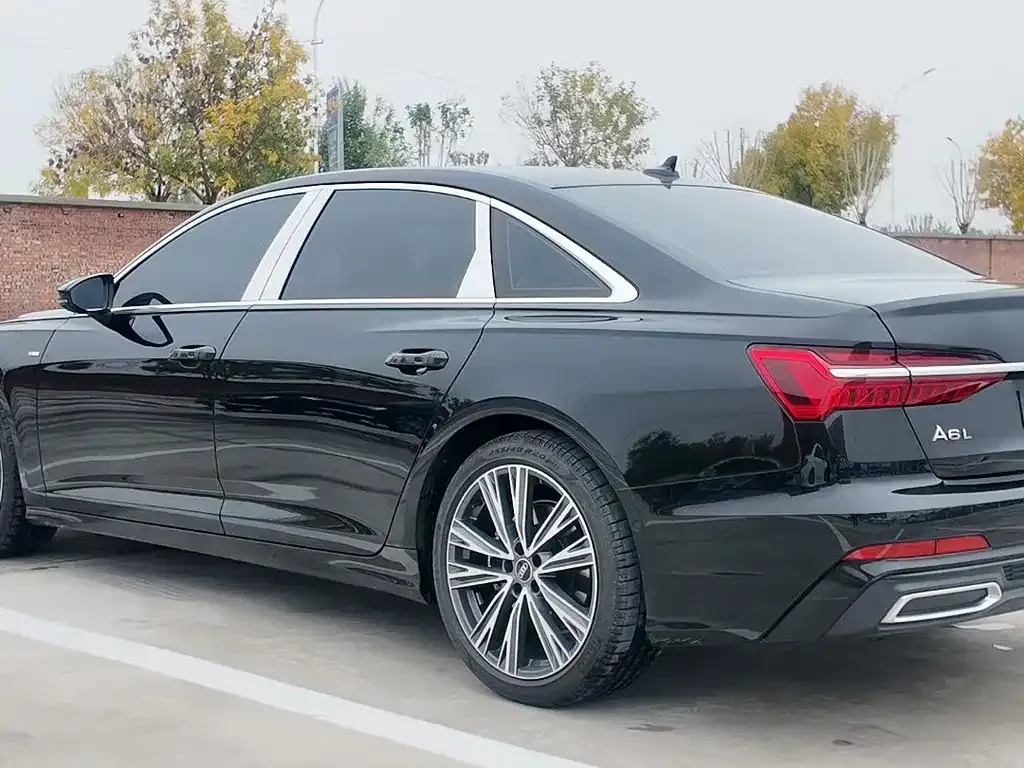 Audi A6L 2022 из CN, фото 4