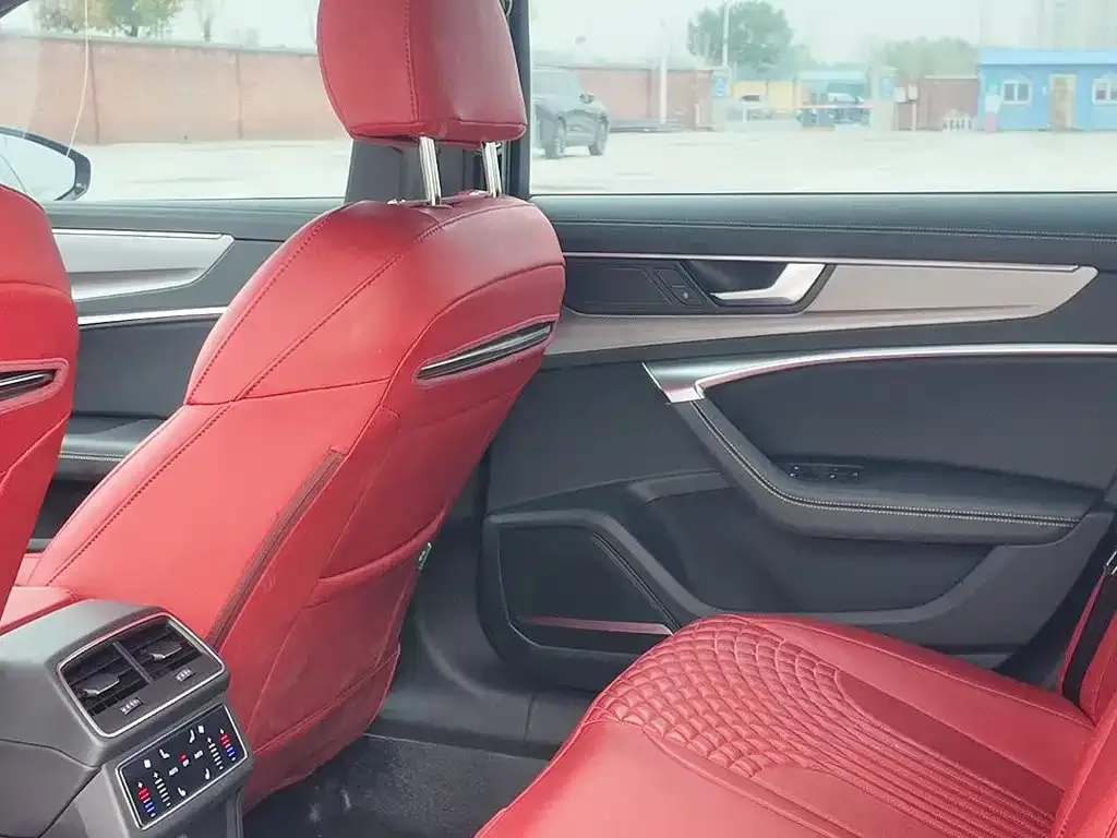 Audi A6L 2022 из CN, фото 8