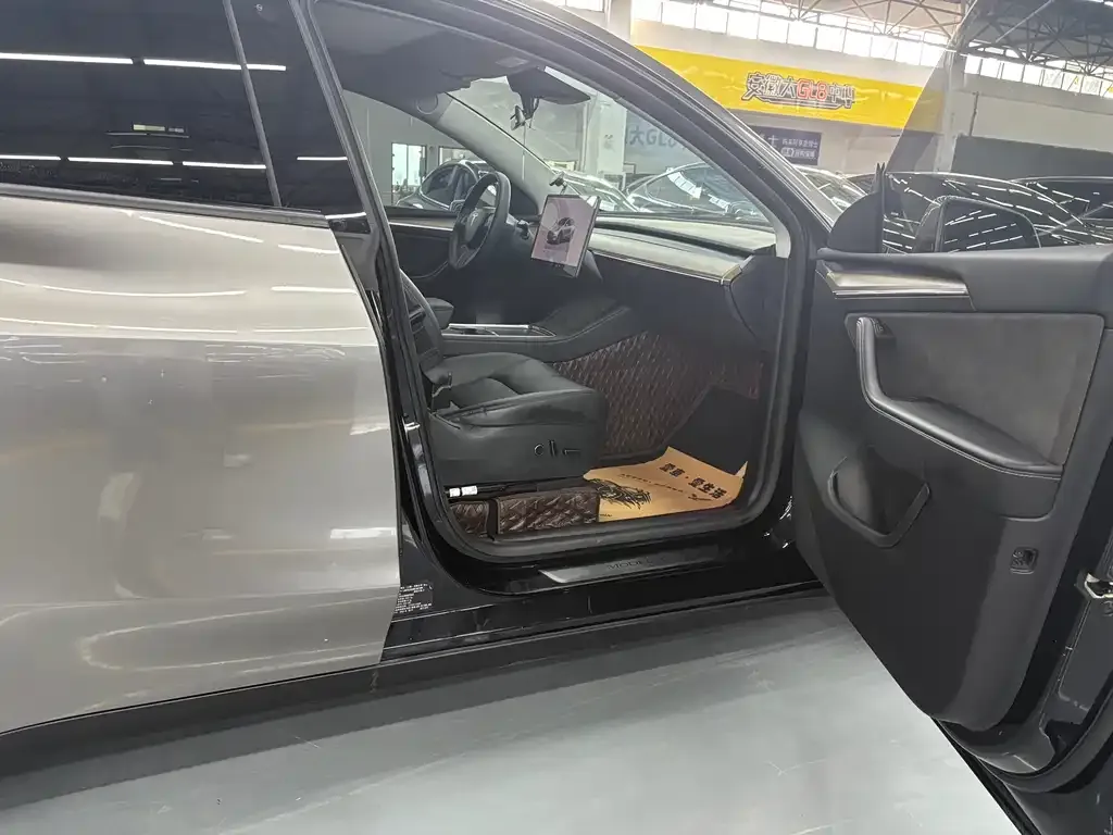 Tesla Model Y 2022 из CN, фото 10