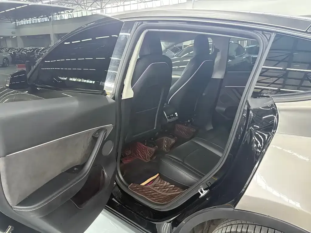 Tesla Model Y 2022 из CN, фото 5
